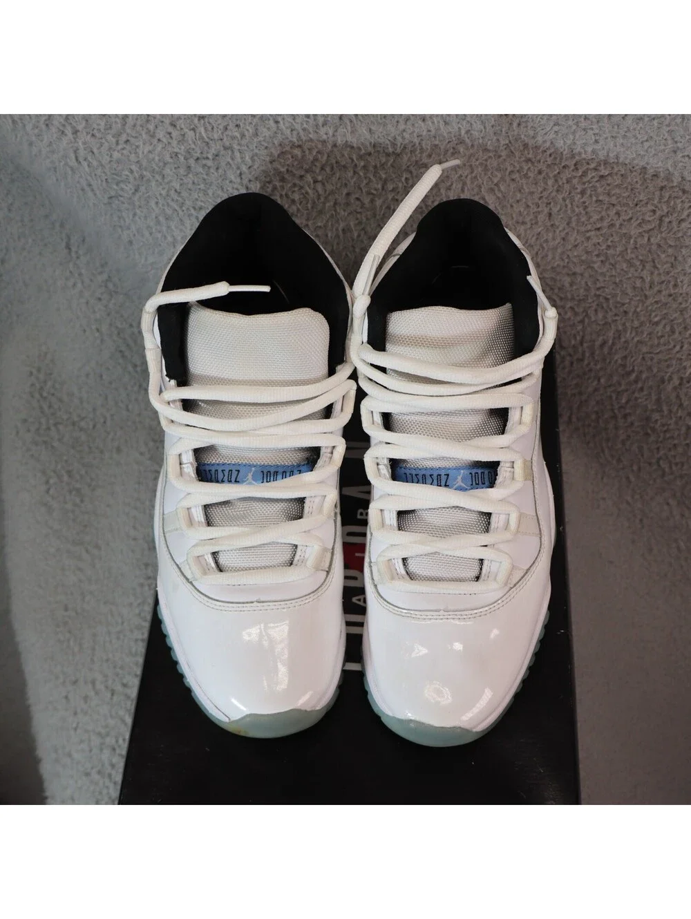Jordan 11 Retro Legend Blue Men sz 9 Sneaker CT8012-104